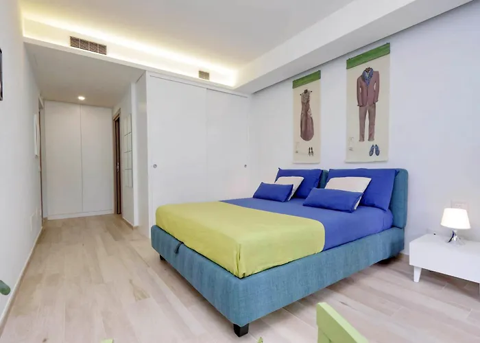 Luxury Apartment *