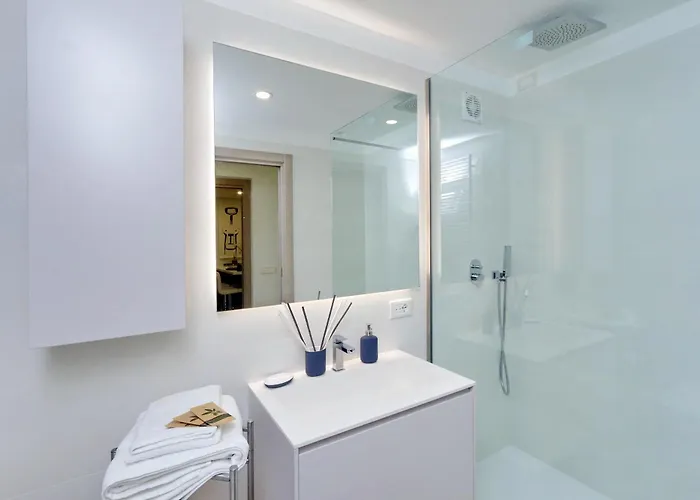 Luxury Rom